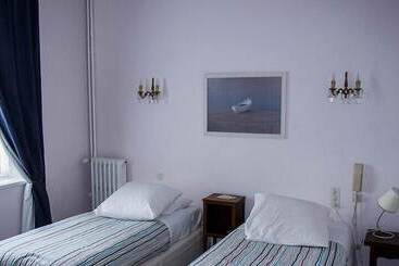 فندق De La Poste