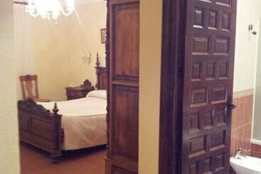 هتل Hospederia Museo Valdepeñas