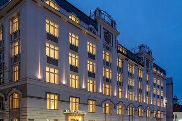 هتل NH Wien Belvedere