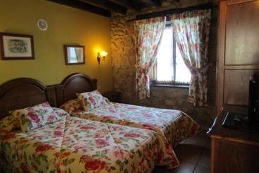 هتل Posada La Venta De Quijas