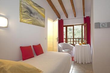 Сельский отель Fornalutx Petit Hotel   Bed & Breakfast