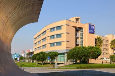 Отель Tryp By Wyndham Porto Expo