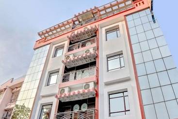 هتل Treebo Trip Sathi Residency