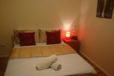 پانسیون Remarc Guest House