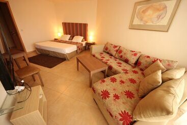 Отель Menada Sozopol Apartments