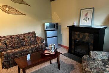 הוסטל Vinehurst Inn & Suites