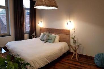 Anthos B&b