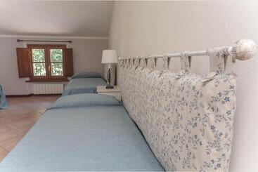 هتل آپارتمان Casale La Fata Tipico Toscano Immerso Nelle Colline Tra Lucca E Versilia, 6 Appartamenti Indipenden