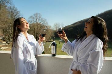 בית מלון כפרי Eco Complex Izvori