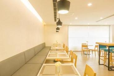 هتل Hanting Changzhi Yanan Middle Road