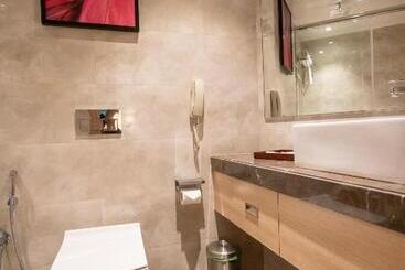 فندق The Orchid Lonavala