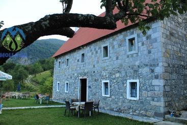 پانسیون Molla Guest House