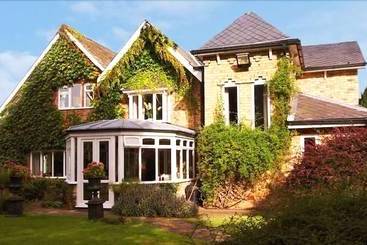 مبيت وإفطار Apple Tree Cottages