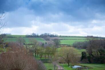 Отель Feldon Valley