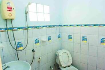 בית מלון כפרי Rimtalay Resort Koh Si Chang