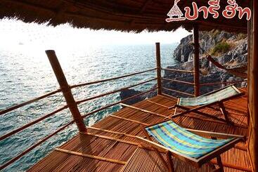 فندق Paree Hut Resort Koh Sichang