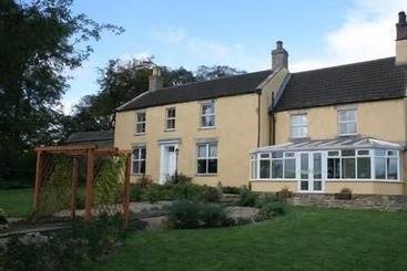 Newlands Hall Farmouse B&b