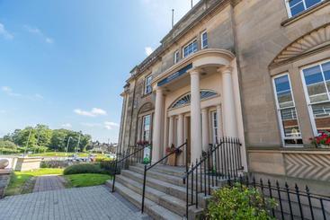 فندق صغير Fletcher's Restaurant Bar & Rooms