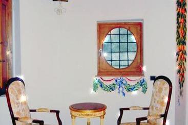 تختخواب و صبحانه Il Borgo & Il Feudo