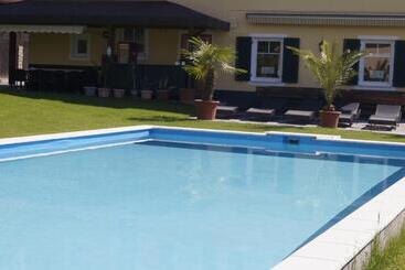 تختخواب و صبحانه Pension Dobernig   Contactless Check In/stay