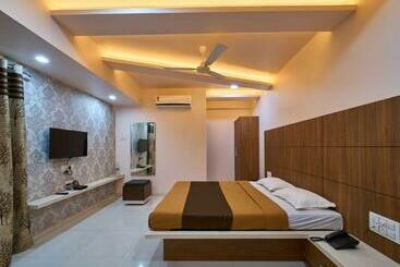 酒店 Ramkrishna Inn