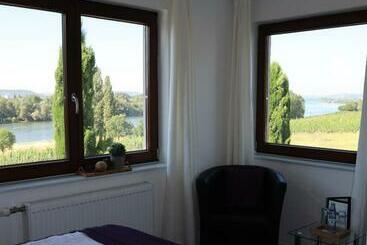 בית מלון כפרי Rheinblick Hattenheim Boutique Art Gästehaus