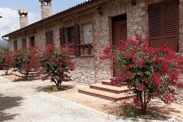 هتل Agriturismo Il Falco