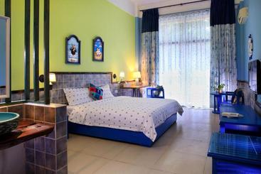 هتل Forest Inn Ri Yue Bay Surf Branch