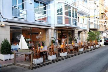 پانسیون Hostal Can Marinés