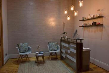 بنسيون Touching Senses Garden Cottages