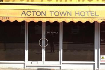 هتل Acton Town