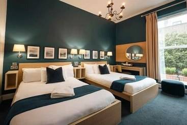 בית מלון כפרי Celtic Lodge Guesthouse Restaurant & Bar