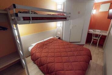 בית מלון כפרי Classic Hôtel   Fontenay Trésigny