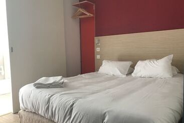 호텔 Hôtel Grenoble Voreppe