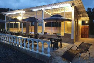 ユースホステル Pousada Chalés São Francisco