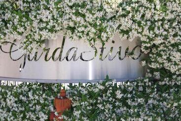 アパートホテル Appartamenti Gardastivo