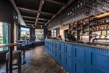 פנסיון L Drottninggatan 11