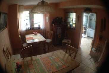 펜션 Gästehaus Burg Molbach