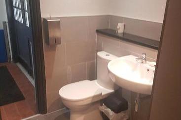 Хостел Square & Compass