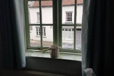 ユースホステル Jolly Sailor