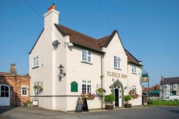 فندق صغير The Fleece Inn