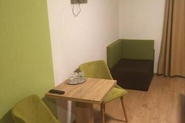 住宿加早餐  Aineterhof