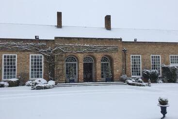 Отель Hemswell Court