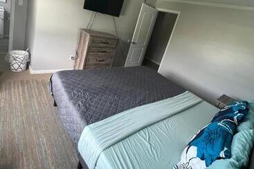 汽车旅馆 The Beacon