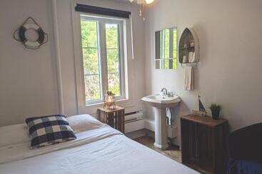 הוסטל Auberge De La Rive De Charlevoix Auberge De Jeunesse Familiale Pour Voyageurs De Tous âges