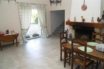 مبيت وإفطار Les Jardins De La Grange