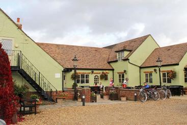 مبيت وإفطار The Green Man Stanford