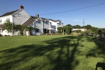 Brynawel Farm B&b