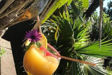 ホテル Hôtel Restaurant Les Chasseurs