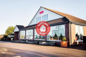 호텔 Oyo Chilton Country Pub And